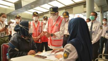 Menhub Sidak ke Stasiun dan Terminal, Jumlah Penumpang Turun Hampir 90 Persen